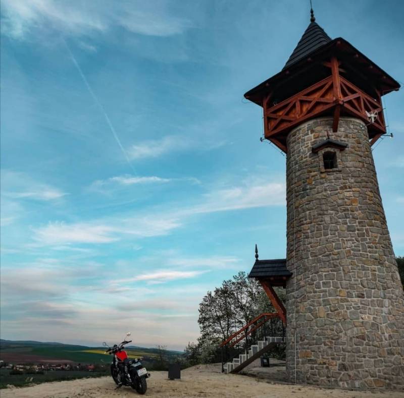 Kamenná Rozhľadňa pri Holíči - hlavná fotka